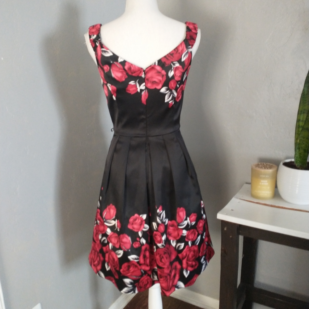 White House Black Market dress. B - Picture 5 of 12
